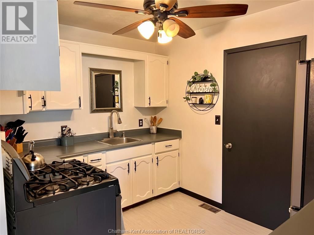234 WELLINGTON STREET Image 19