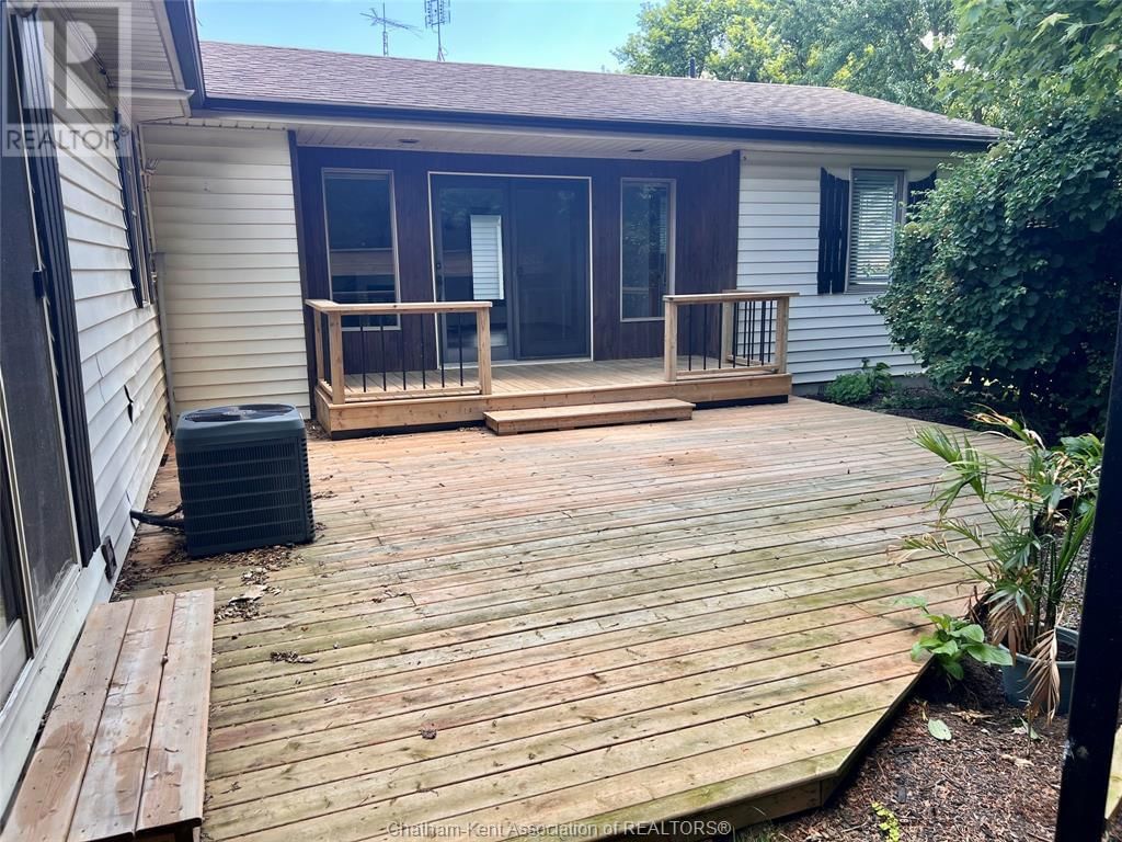 234 WELLINGTON STREET Image 35