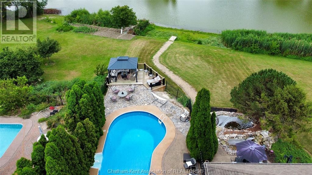 932 GRAND AVENUE WEST Image 6