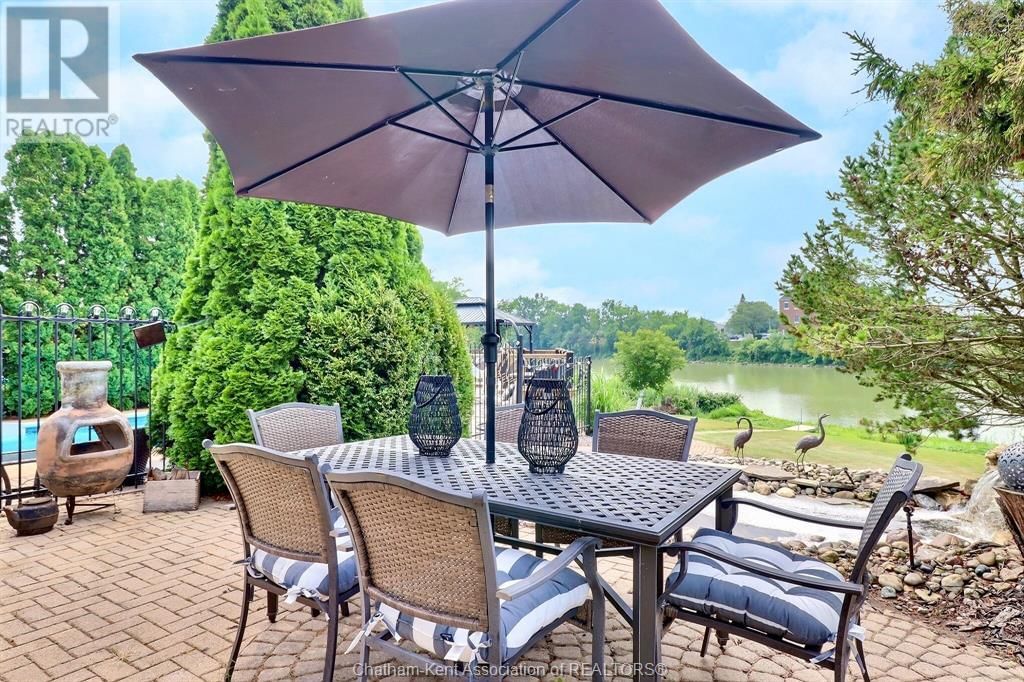 932 GRAND AVENUE WEST Image 9