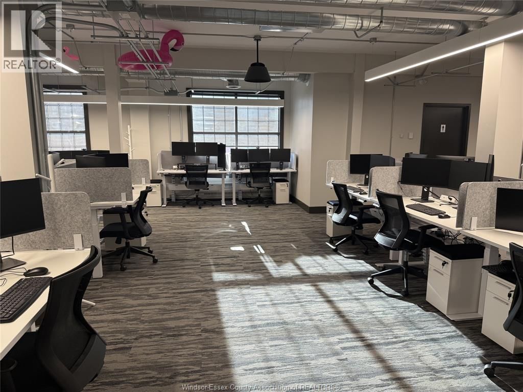 200 - 58 CHATHAM STREET WEST Image 22