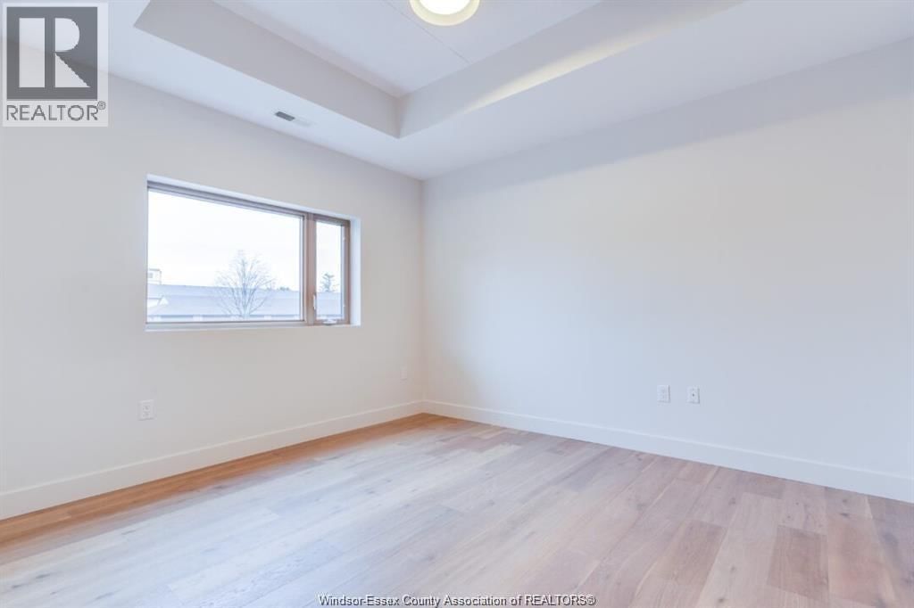 110 - 200 MANNING ROAD Image 11