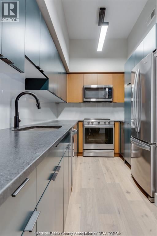 110 - 200 MANNING ROAD Image 6