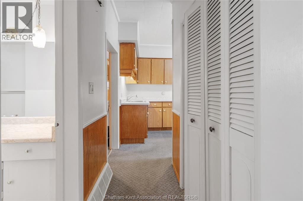 34 CHATHAM STREET SOUTH Image 30