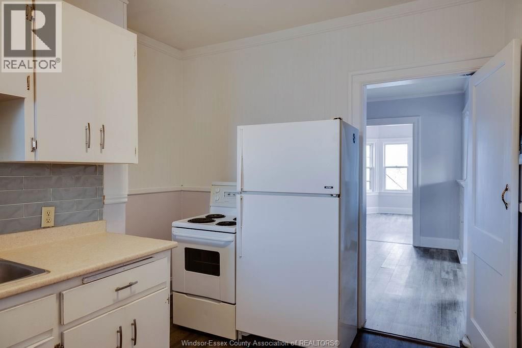 485 LOUIS AVENUE Image 11