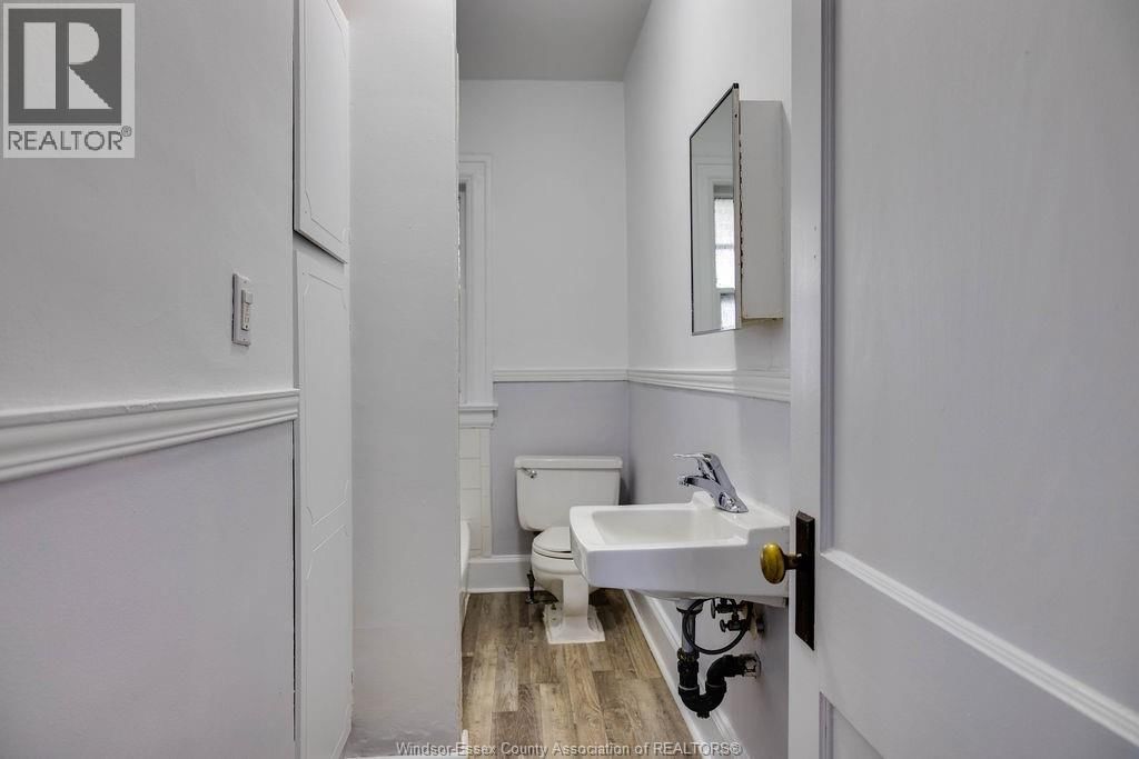 485 LOUIS AVENUE Image 14