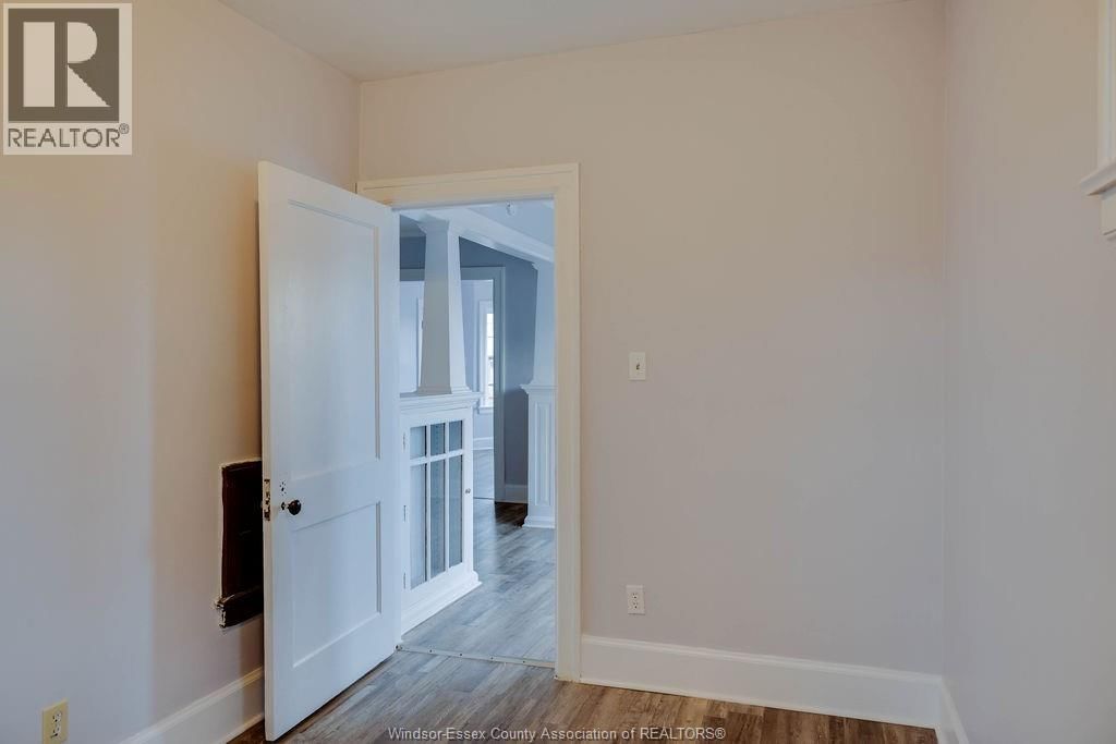 485 LOUIS AVENUE Image 16