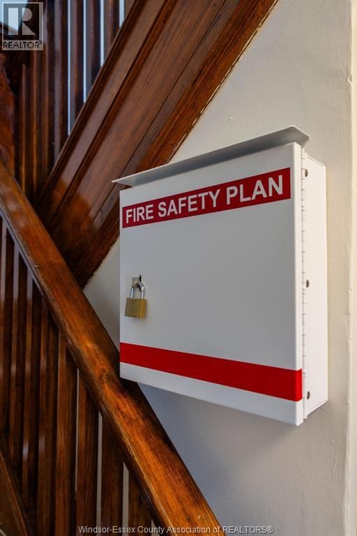 485 LOUIS AVENUE Image 20