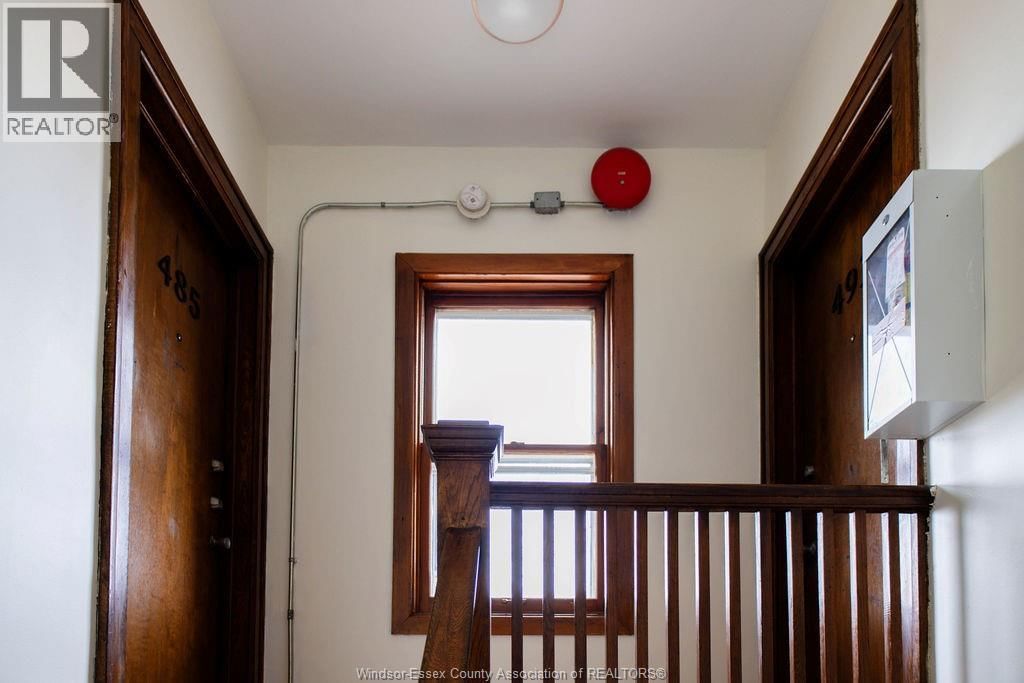 485 LOUIS AVENUE Image 21