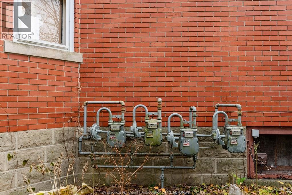 485 LOUIS AVENUE Image 24