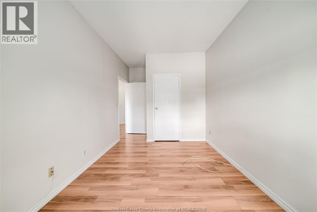 105 - 3950 WYANDOTTE STREET Image 27