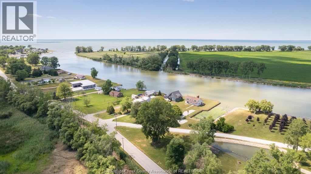 21240 DOCKSIDE ROAD Image 32