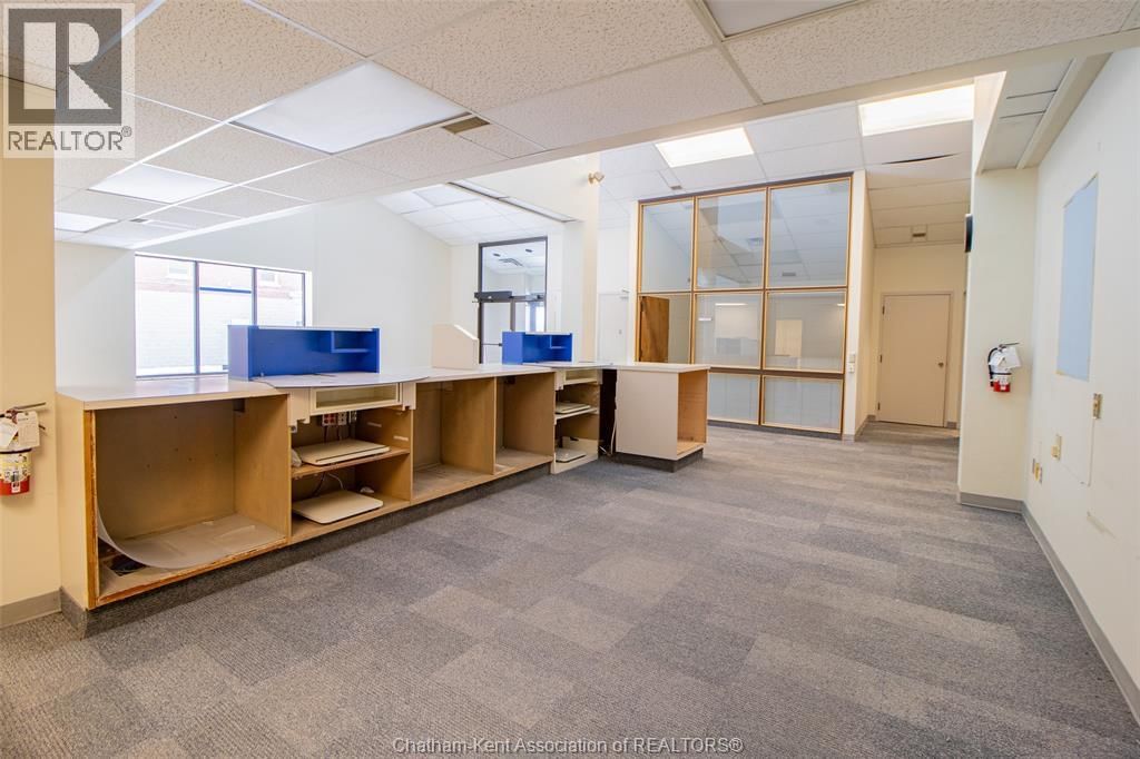 181 MAIN STREET Image 11