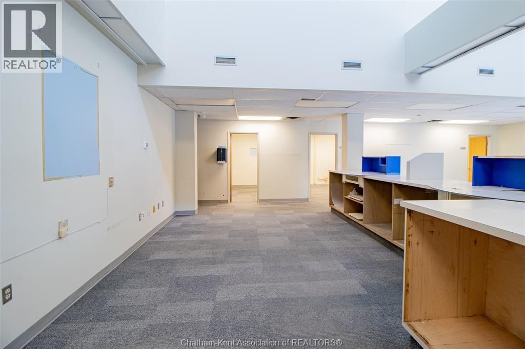 181 MAIN STREET Image 13