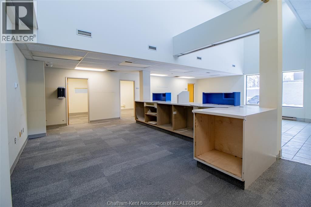 181 MAIN STREET Image 14