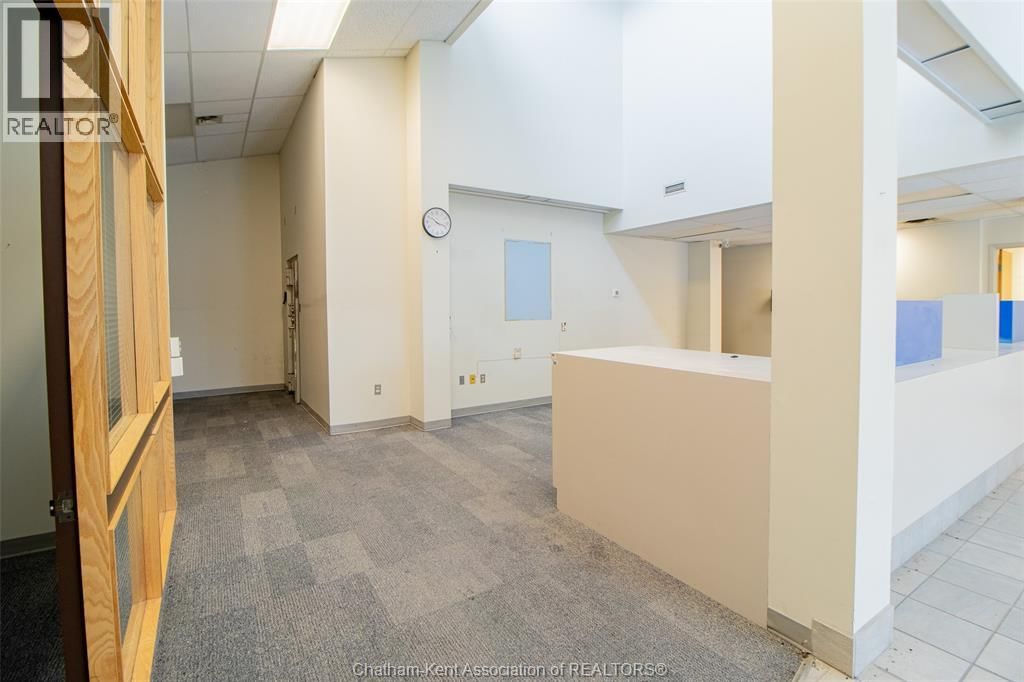 181 MAIN STREET Image 15