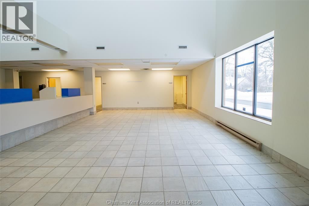 181 MAIN STREET Image 16