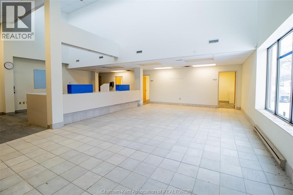 181 MAIN STREET Image 18