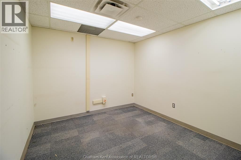 181 MAIN STREET Image 21