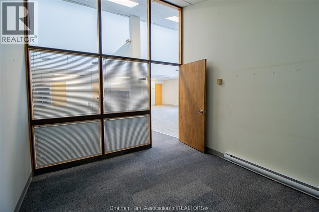 181 MAIN STREET Image 22