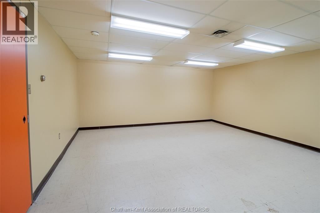 181 MAIN STREET Image 7