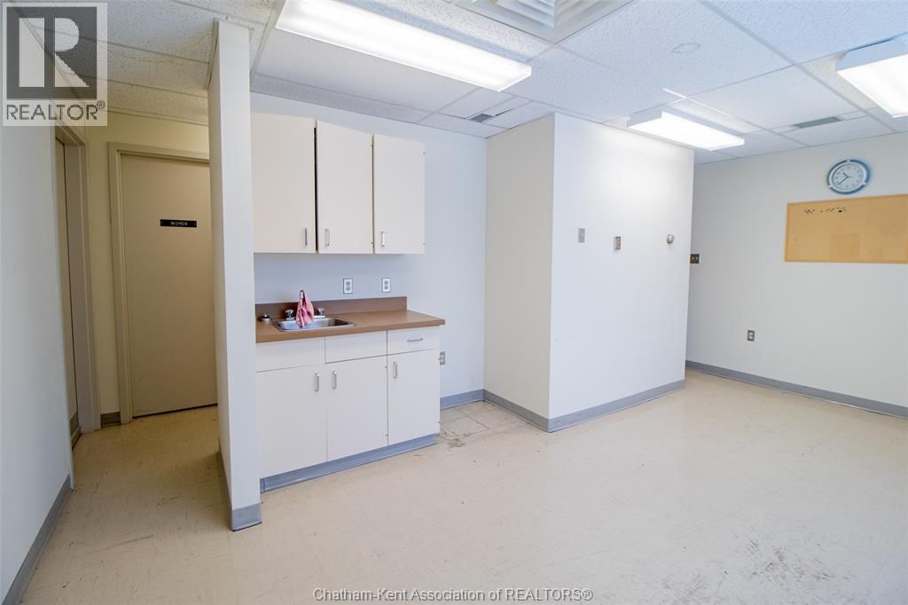 181 MAIN STREET Image 8