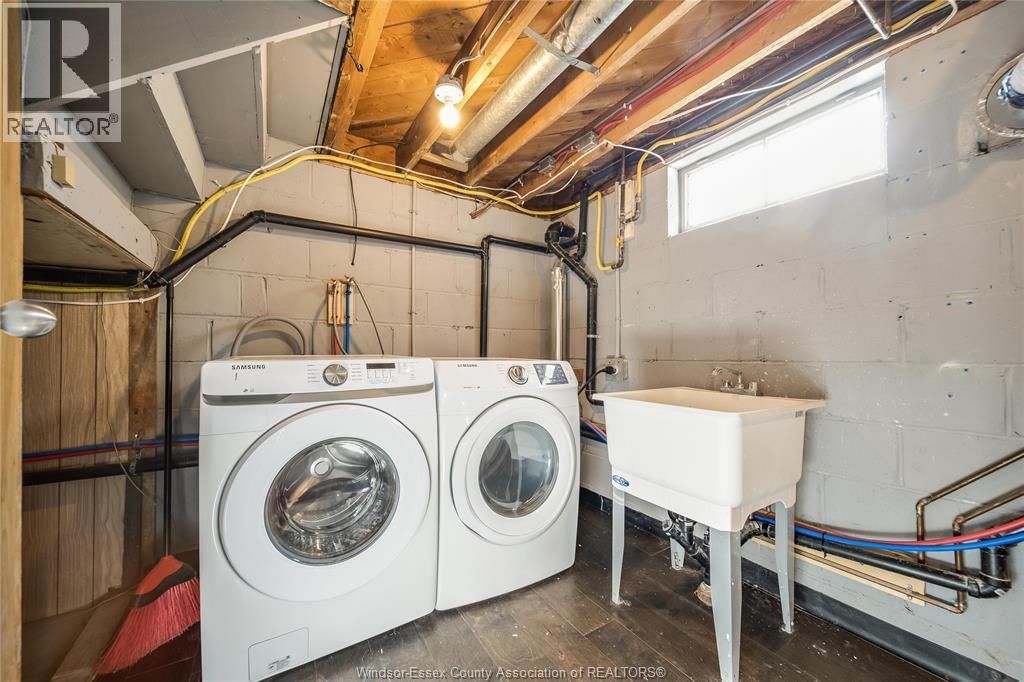 LOWER - 3162 CURRY AVENUE Image 19