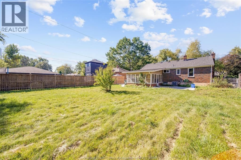 LOWER - 3162 CURRY AVENUE Image 22