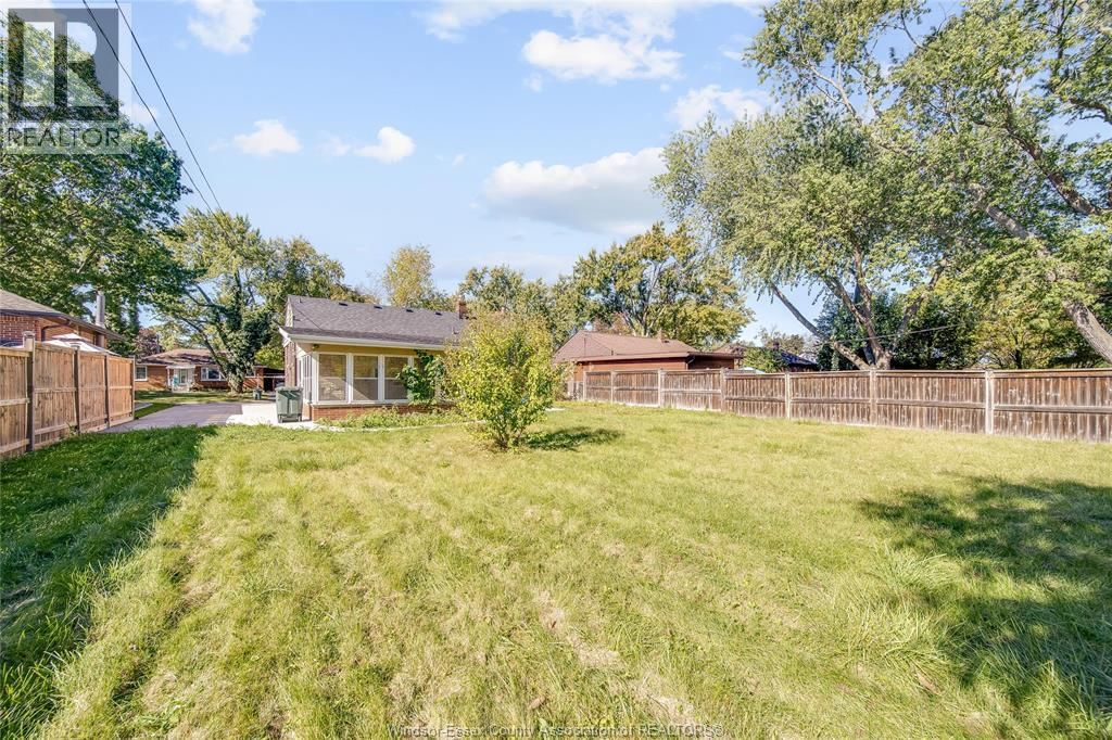 LOWER - 3162 CURRY AVENUE Image 23