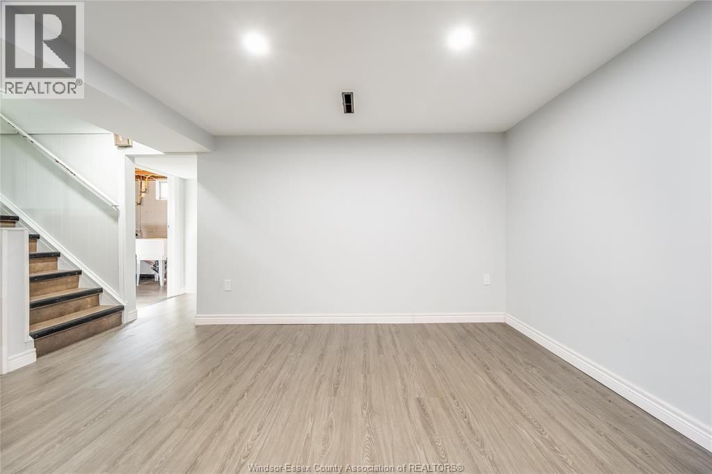 LOWER - 3162 CURRY AVENUE Image 8