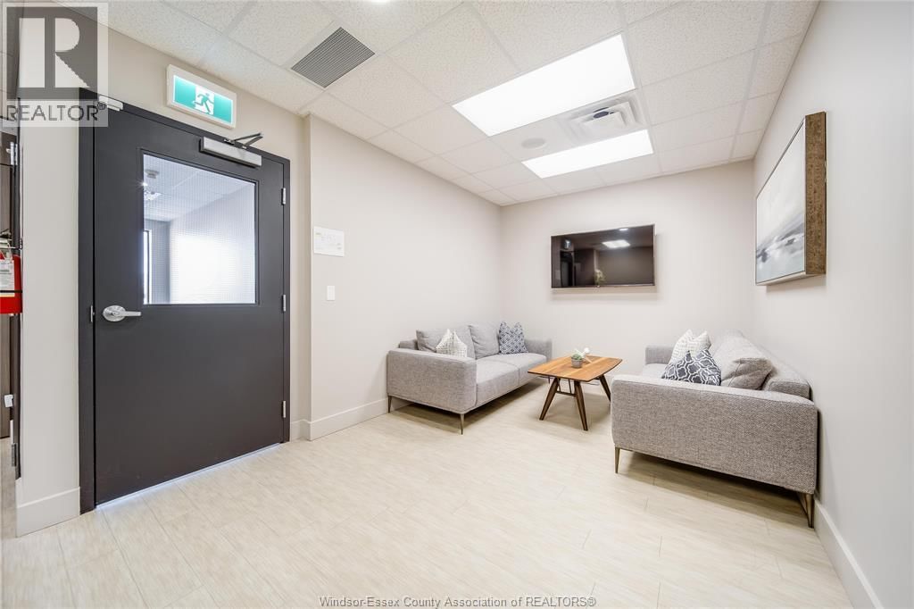 1100 OUELLETTE AVENUE Image 39