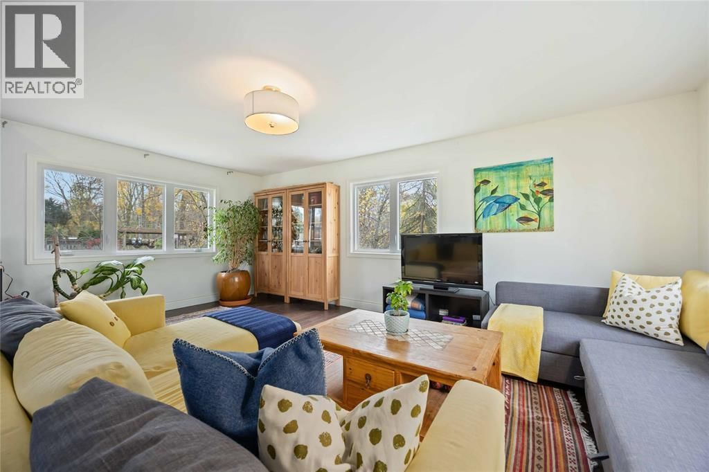 2006 OLIVE AVENUE Image 8