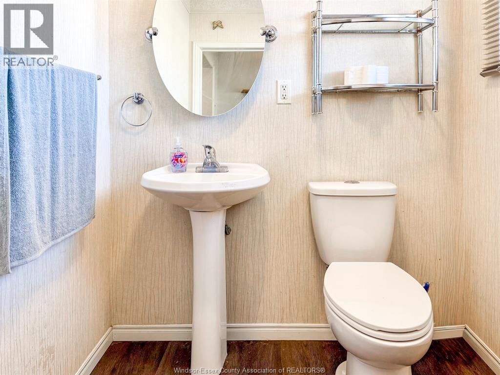 910 MOY AVENUE Image 11