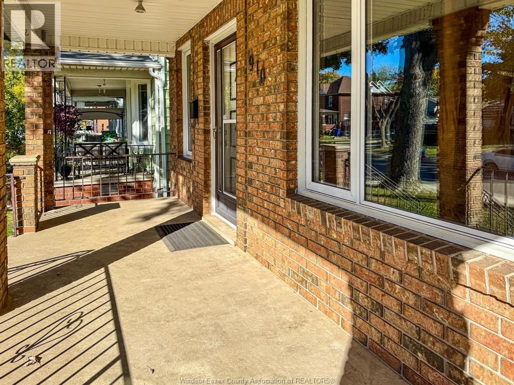 910 MOY AVENUE Image 2