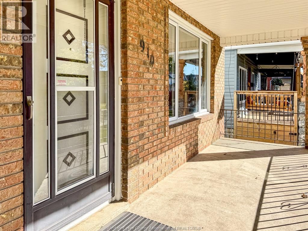 910 MOY AVENUE Image 3