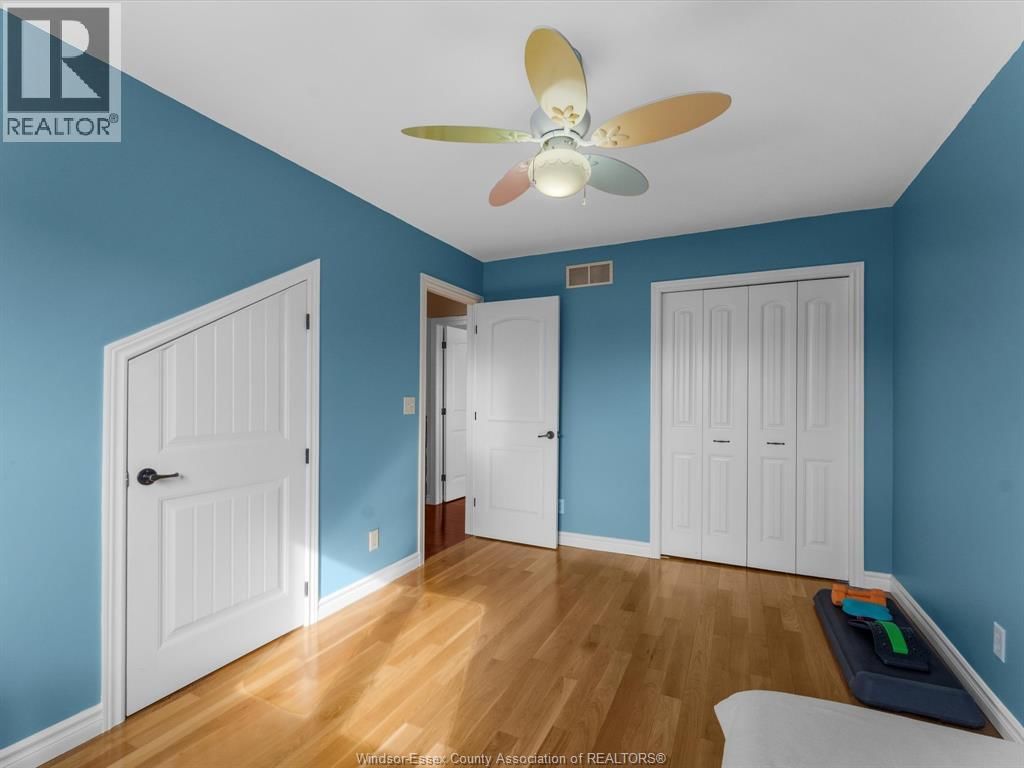 284 DONALD CRESCENT Image 29