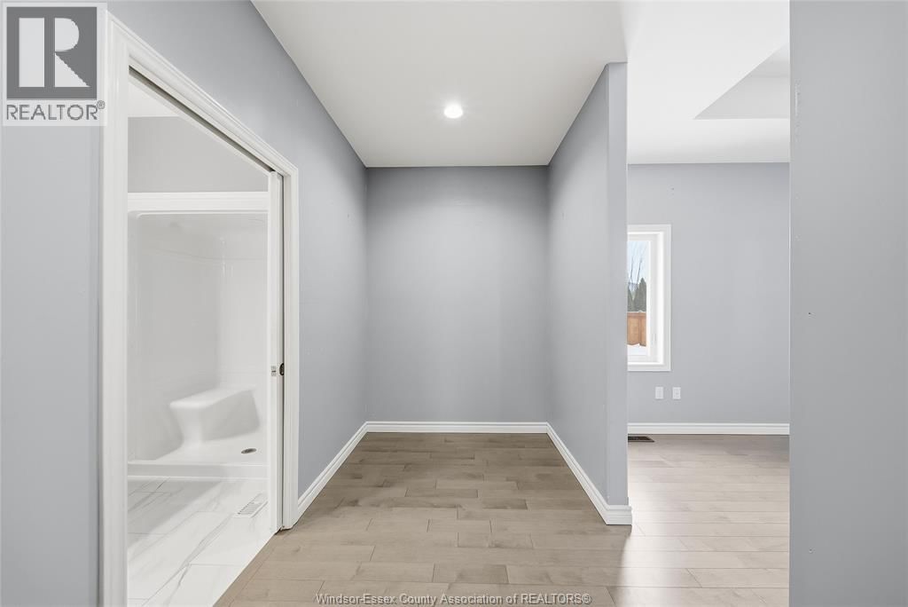 208 SUMMERSET PLACE Image 25