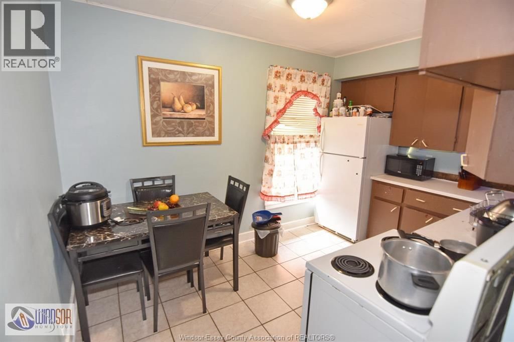 1453-55 WYANDOTTE STREET EAST Image 21