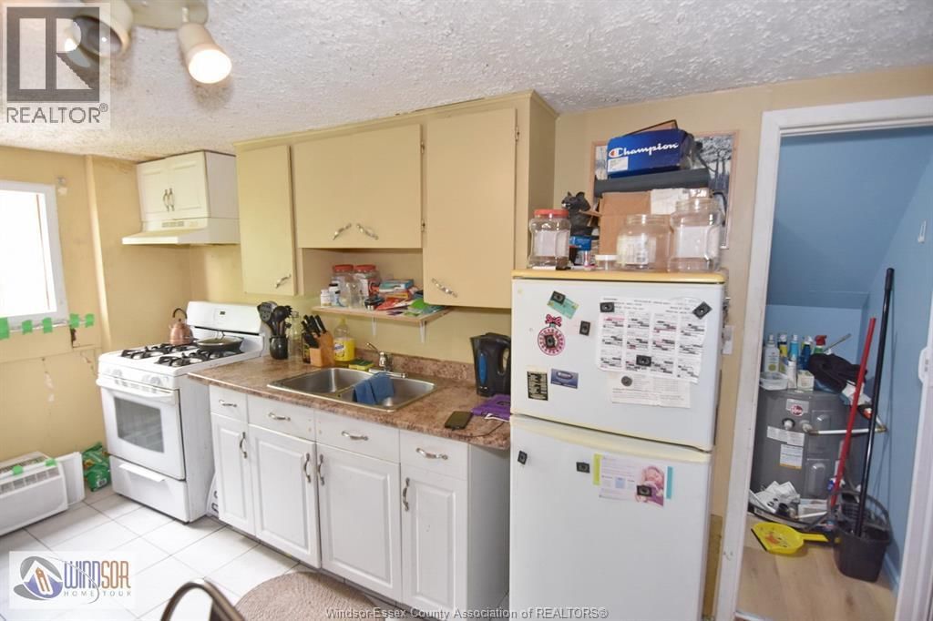 1453-55 WYANDOTTE STREET EAST Image 26