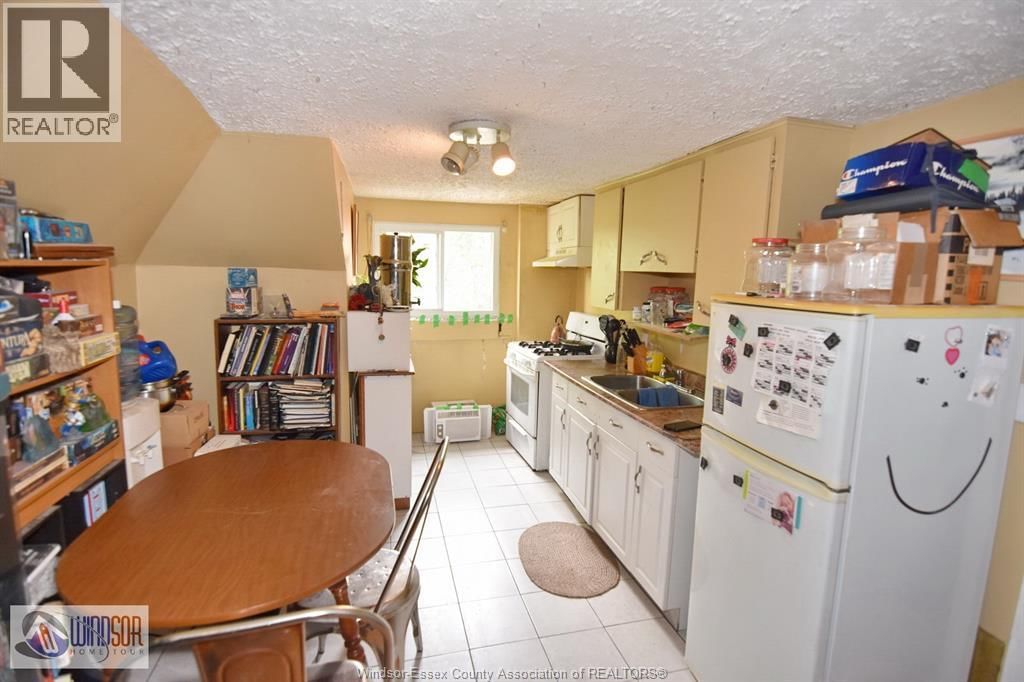 1453-55 WYANDOTTE STREET EAST Image 27