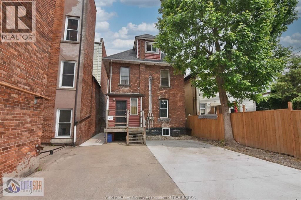 1453-55 WYANDOTTE STREET EAST Image 32