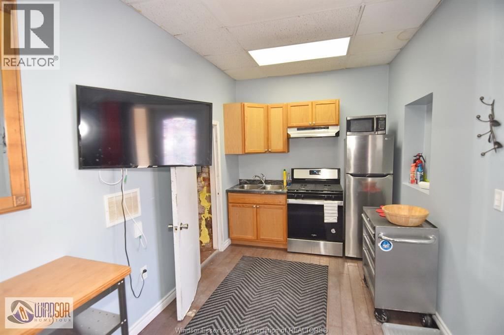 1453-55 WYANDOTTE STREET EAST Image 7