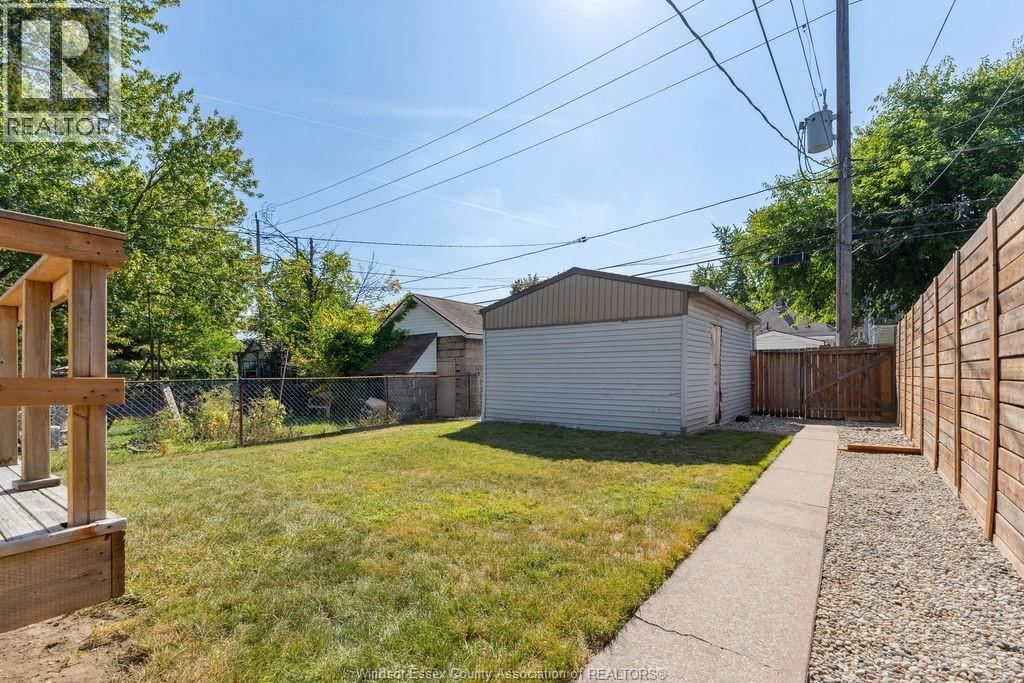 855 LINCOLN ROAD Image 24