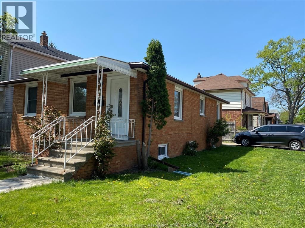 MAIN - 849 DOUGALL AVENUE Image 3