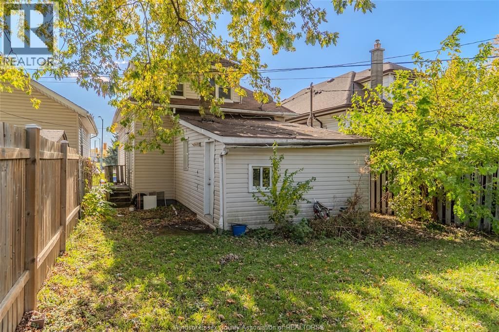 948 TECUMSEH BOULEVARD WEST Image 14