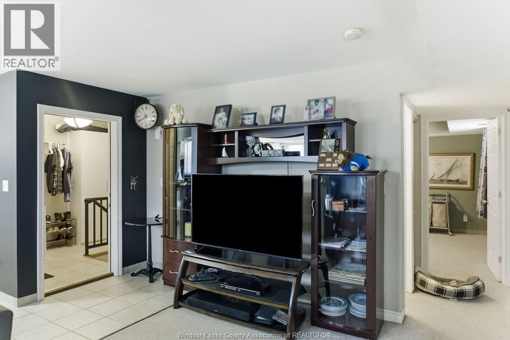 832 LAUZON ROAD Image 32