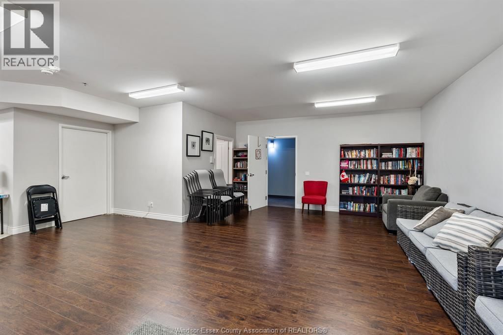 111 - 8475 WYANDOTTE STREET EAST Image 37