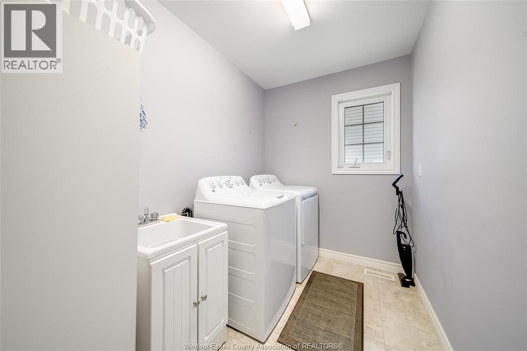 1540 SPRUCEWOOD AVENUE Image 29