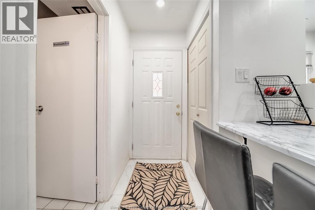 1 - 2914 MEADOWBROOK LANE Image 18