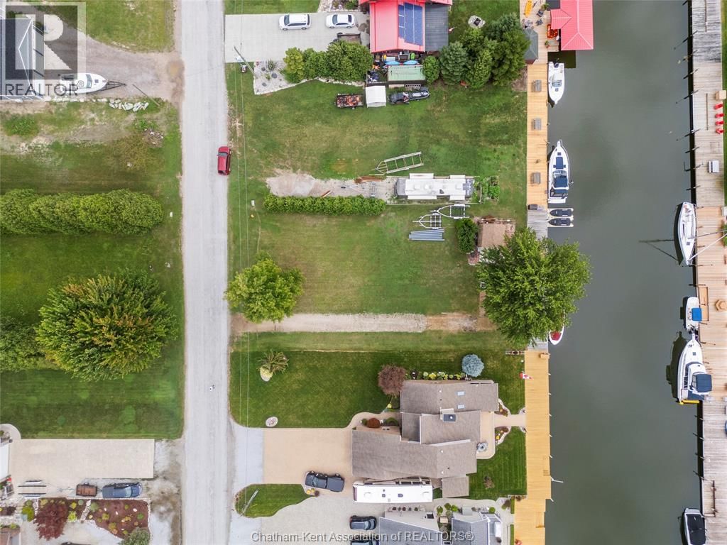 19155 LIGHT COVE AVENUE Image 14